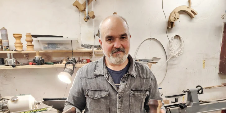 Objevte krásu práce se dřevem: celodenní kurz soustružení i výroby mlýnků