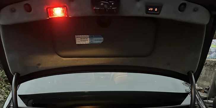 Mobilní ruční mytí aut: těšte se na auto jako nové – odstranění špíny, tepování interiéru a podlahy i obnova plastů