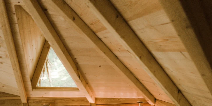 Zážitkový pobyt v unikátním Treehouse v Trenčianských Teplicích se snídaní a vstupem do wellness