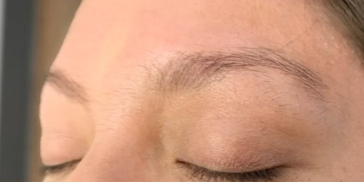 Vytvarujte a vyživte své obočí a řasy: laminace i lash lifting