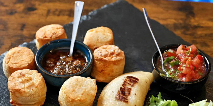 Bezlepková Argentina: degustační menu pro 2 osoby vč. vegetariánských empanadas