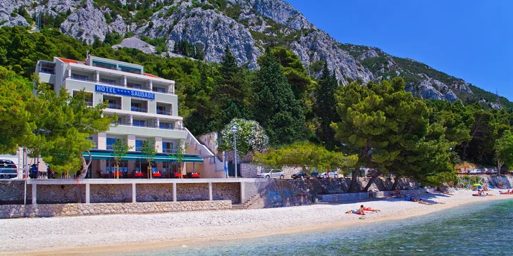 Dovolená v chorvatském Gradacu: 4* hotel u pláže, se snídaní či polopenzí
