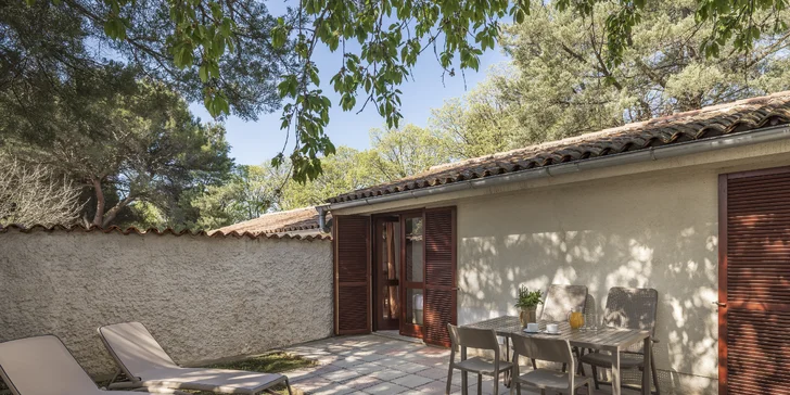 Hurá na Istrii: 3* apartmány přímo u pláže, snídaně nebo polopenze, bazén s tobogány