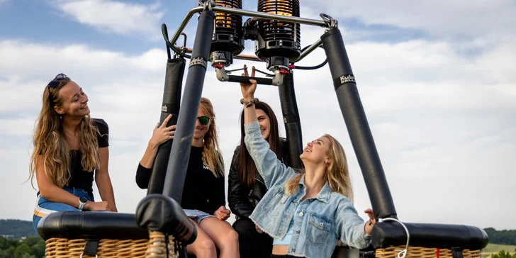 Privátní let malým horkovzdušným balonem: pro 2 až 6 osob, 2–3 hodiny