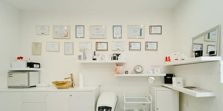 Kosmetické ošetření pleti s čištěním, masáží a maskou: prémiové i přírodní značky