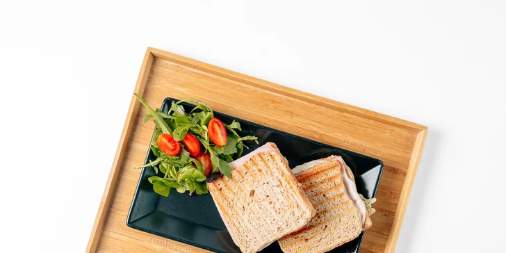 Brunch s kávou a limonádou nebo kafe s dortem pro 1 nebo 2 osoby