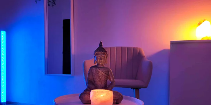 Mikrojehličkování nebo karbonový peeling pro omlazení a obnovu pleti