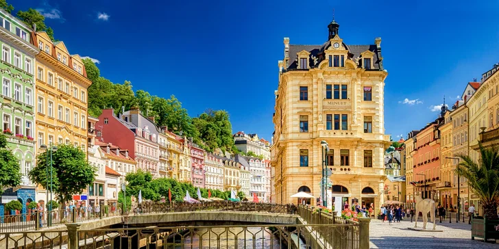 Romantika ve Varech: láhev prosecca na pokoji, možnost 3chodové večeře i snídaně do postele