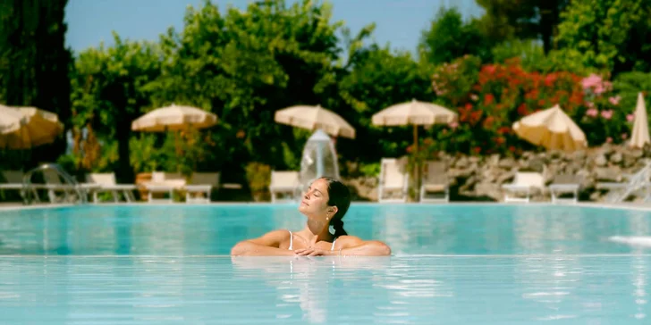 4* hotel u Florencie: snídaně či polopenze, v létě bazén, možnost projížďky na koni