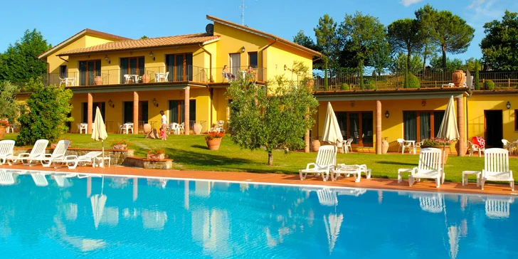 4* hotel u Florencie: snídaně či polopenze, v létě bazén, možnost projížďky na koni