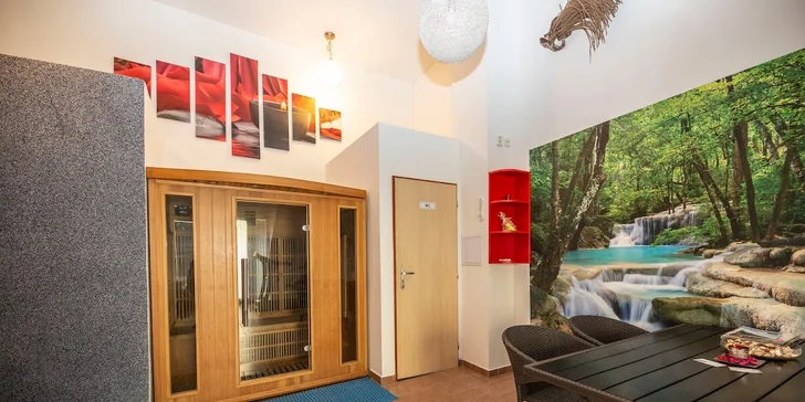 Zasloužený relax v privátním wellness: masážní křesla, vířivka, bazén i sauna