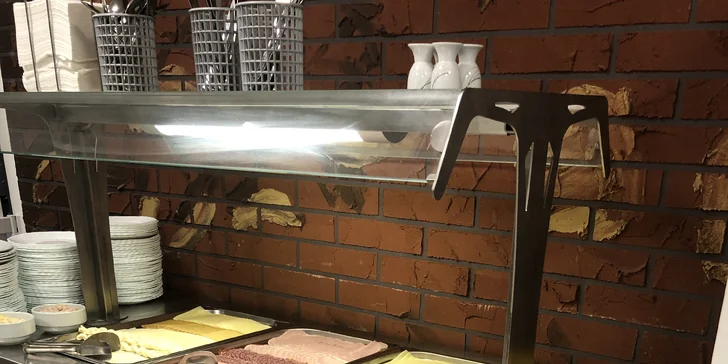 Snězte, co můžete v české restauraci: teplá a studená jídla, řízky, zmrzlina