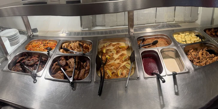 Snězte, co můžete v české restauraci: teplá a studená jídla, řízky, zmrzlina