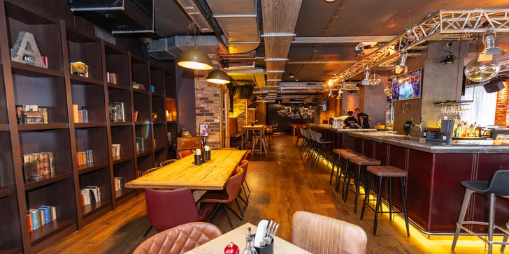 Pobyt v Praze: moderní hotel v Karlíně se snídaní, blízko metra i tramvaje