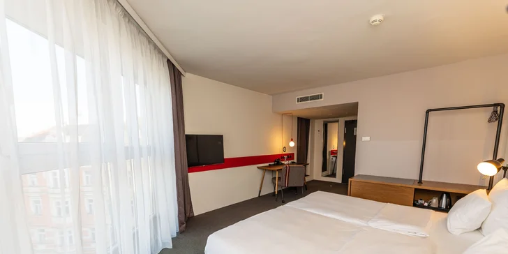 Pobyt v Praze: moderní hotel v Karlíně se snídaní, blízko metra i tramvaje