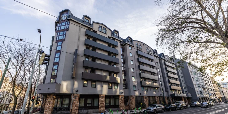 Pobyt v Praze: moderní hotel v Karlíně se snídaní, blízko metra i tramvaje