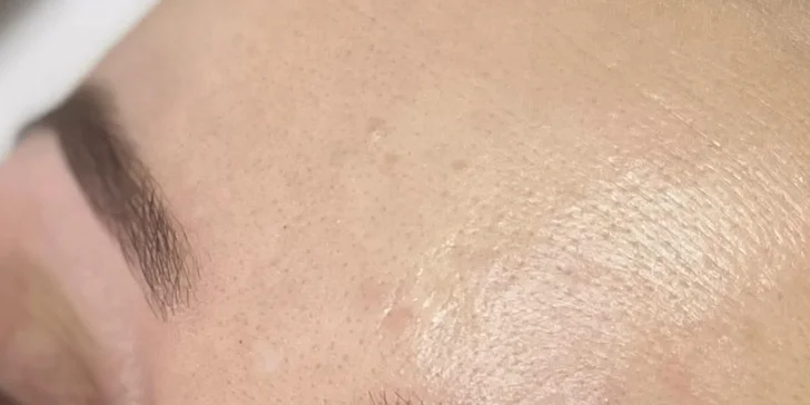 Vytvarujte a vyživte své obočí a řasy: laminace i lash lifting