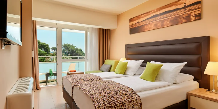 4* hotel v Petrčane u Zadaru: hned u pláže, se snídaní či polopenzí a neomezeným wellness