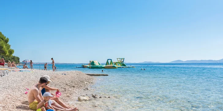 4* hotel v Petrčane u Zadaru: hned u pláže, se snídaní či polopenzí a neomezeným wellness