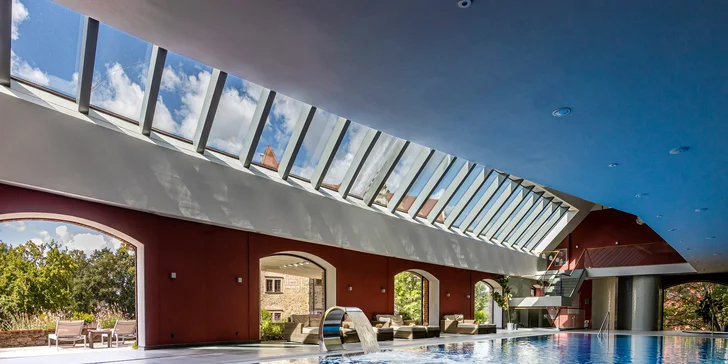 Luxusní adults only zámek s neomezeným vstupem do Spa by L'Occitane a snídaní či polopenzí