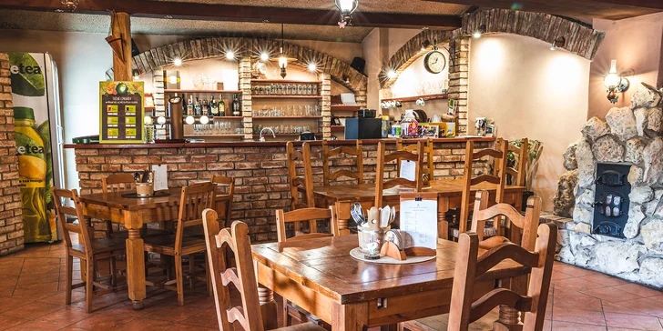 Pobyt na farmě s koňmi, prasátky i ovcemi kousek od Mosteckého jezera i vč. snídaní