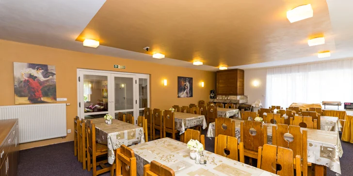 Ráj všech výletníků: penzion u Náchoda s polopenzí a venkovním bazénem