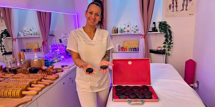 Relaxační masáž lávovými kameny v centru Prahy: 60 nebo 90 min.