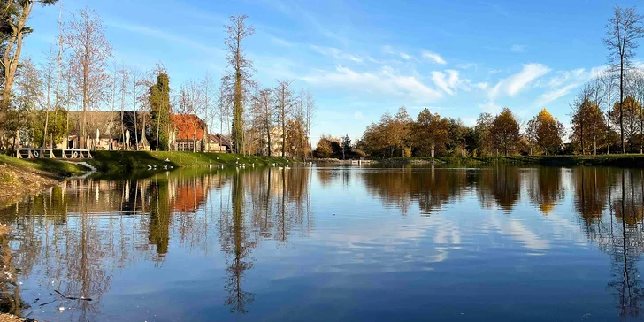 Útulné apartmány na farmě v Posázaví s výhledem na pastviny, vlastní sýrárna i bistro