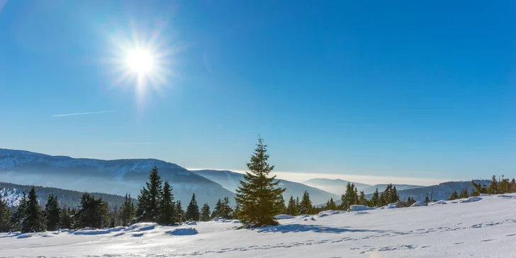 Zima v Krkonoších: hotel v Rokytnici se snídaní i saunou, kousek od skibusu