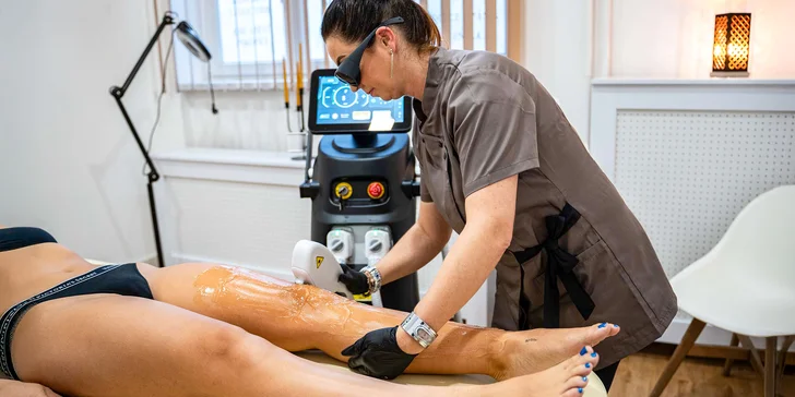 Epilace laserem s technologií SHR: obličej, podpaží i stehna