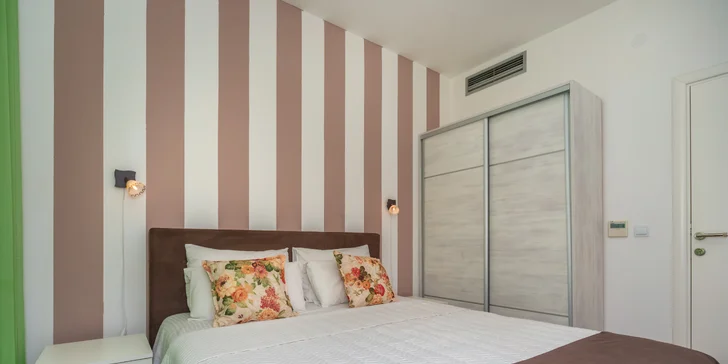 Přímořská pohoda v Černé Hoře: apartmány kousek od pláže i venkovní bazén