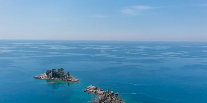 Přímořská pohoda v Černé Hoře: apartmány kousek od pláže i venkovní bazén