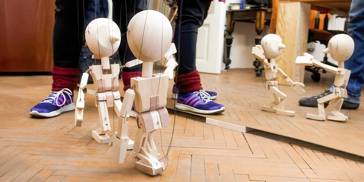 Kurz výroby dřevěné loutky v Nerudovce pro 1 nebo 2 osoby vč. tipů, jak s loutkou hrát