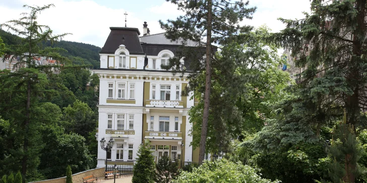 Hodina privátní finské sauny i s půlhodinovou masáží nohou pro dva