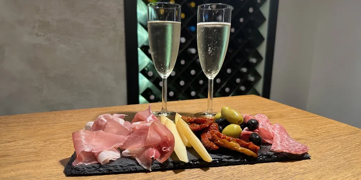 Točené prosecco nebo degustace červeného vína a tapas pro 1 i 2 osoby