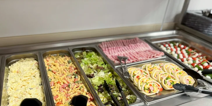 Snězte, co můžete v české restauraci: teplá a studená jídla, řízky, zmrzlina