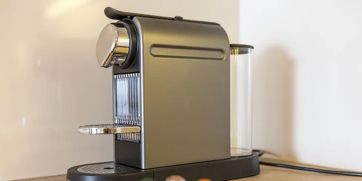 Moderní apartmány na břehu Wörthersee: soukromá pláž a karta výhod