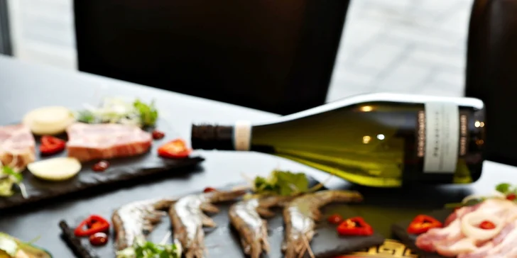 Chuť Hanoje v Praze: Tradiční vietnamský Hot Pot plný masa, mořských plodů a exotiky