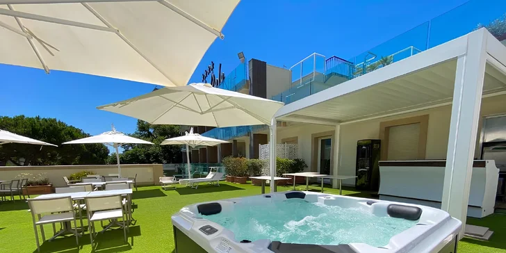 Na dovolenou do Rimini: 4* hotel se snídaní, cca 100 m od pláže