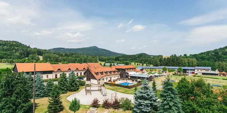 Pobyt v Lužických horách: snídaně i lahev prosecca a vstup do sauny