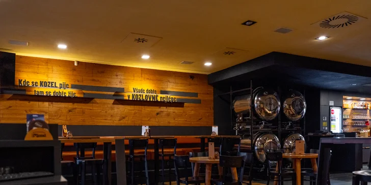 Naložené masové prkno i s pivy pro 2–8 osob: křídla, žebra, koleno i řízky