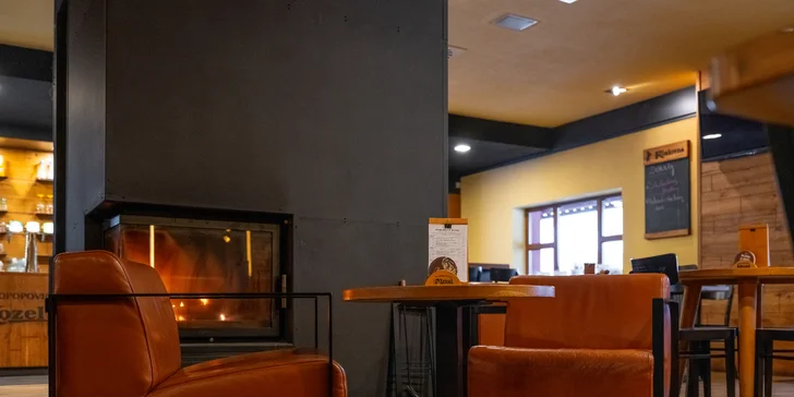 Naložené masové prkno i s pivy pro 2–8 osob: křídla, žebra, koleno i řízky