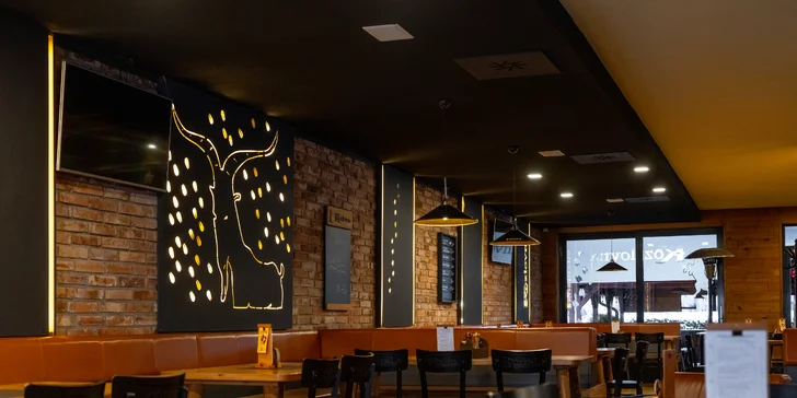 Naložené masové prkno i s pivy pro 2–8 osob: křídla, žebra, koleno i řízky