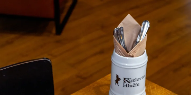 Miniřízečky z krkovice a kuřecího prsa s hranolky i dvě velká piva v Kozlovně Hlučín