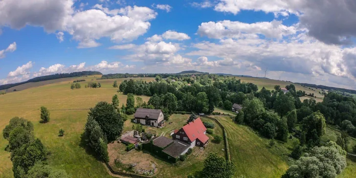 Romantika v Jizerkách: krásné ubytování ve stodole s možností snídaní, výhledy do krajiny