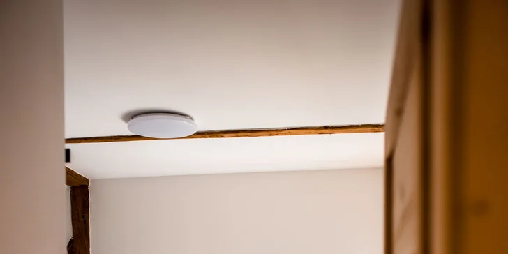 Romantika v Jizerkách: krásné ubytování ve stodole s možností snídaní, výhledy do krajiny