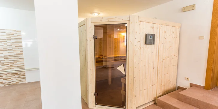 Romantický pobyt v Piešťanech s privátním wellness, snídaní a lahví vína