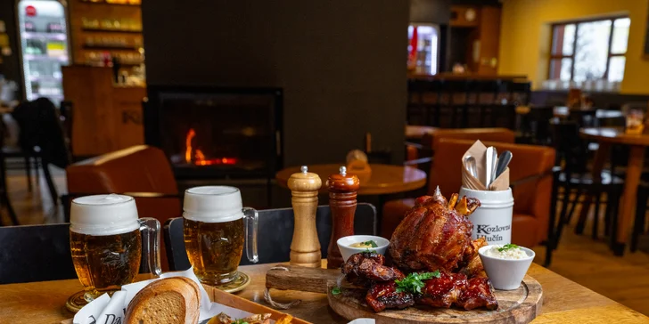 Naložené masové prkno i s pivy pro 2–8 osob: křídla, žebra, koleno i řízky