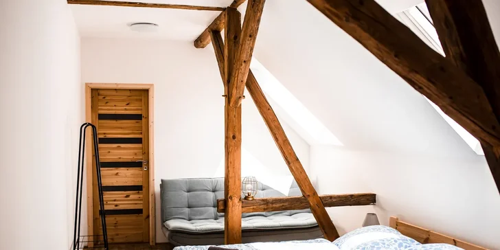 Romantika v Jizerkách: krásné ubytování ve stodole s možností snídaní, výhledy do krajiny