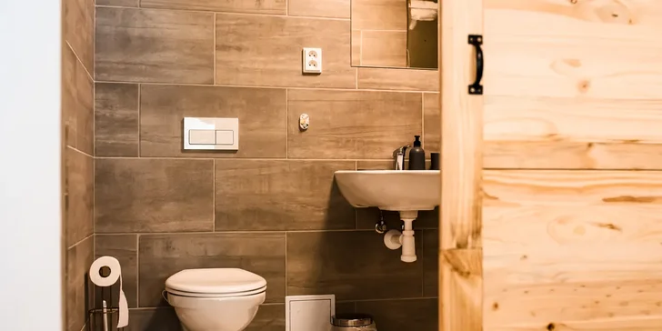 Romantika v Jizerkách: krásné ubytování ve stodole s možností snídaní, výhledy do krajiny